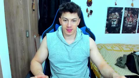 Snapshot of javiersexymann chatting on 12.29.24 Javier online show from 12.29.24