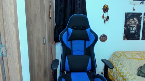 Snapshot of javiersexymann chatting on 12.29.24 Javier online show from 12.29.24