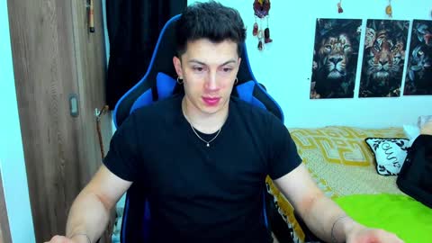 Snapshot of javiersexymann chatting on 01.05.25 Javier online show from 01.05.25