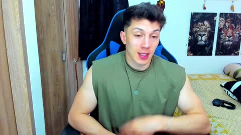 Snapshot of javiersexymann chatting on 01.21.25 Javier online show from 01.21.25