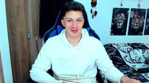 Snapshot of javiersexymann chatting on 01.22.25 Javier online show from 01.22.25