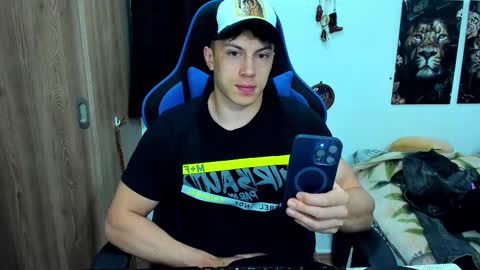 Snapshot of javiersexymann chatting on 02.10.25 Javier online show from 02.10.25