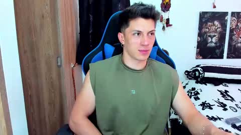 Snapshot of javiersexymann chatting on 02.11.25 Javier online show from 02.11.25