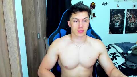 Snapshot of javiersexymann chatting on 02.17.25 Javier online show from 02.17.25