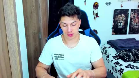 Snapshot of javiersexymann chatting on 02.17.25 Javier online show from 02.17.25