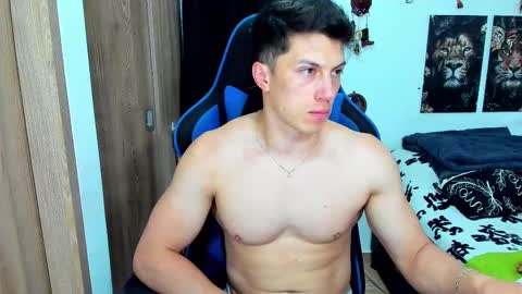 Snapshot of javiersexymann chatting on 02.17.25 Javier online show from 02.17.25