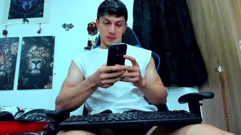 Snapshot of javiersexymann chatting on 03.01.25 Javier online show from 03.01.25