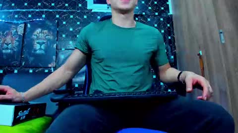 Snapshot of javiersexymann chatting on 09.09.25 Javier online show from 09.09.25