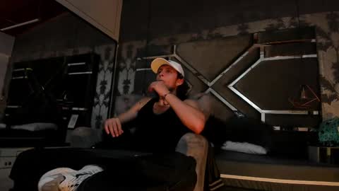 Snapshot of jaytaylorr chatting on 04.23.26 Jay Taylor online show from 04.23.26