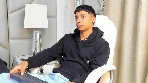 jaze_bradley online show from 03.03.25