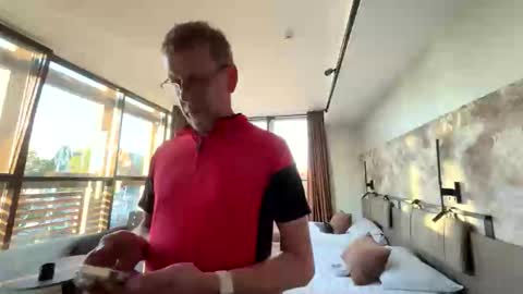 Snapshot of jcar57 chatting on 09.12.25 Jon online show from 09.12.25