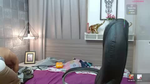 Snapshot of jdwhite18 chatting on 05.18.26 jdwhite18 online show from 05.18.26