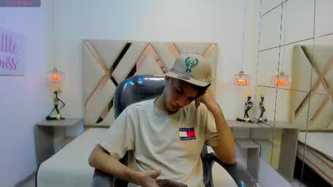jdwhite18 online show from 07.12.26
