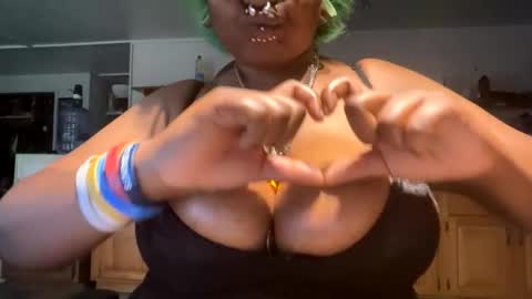 Snapshot of jdx00 chatting on 11.27.25 jdx00 online show from 11.27.25