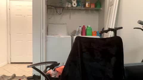 Snapshot of jdx00 chatting on 11.28.25 jdx00 online show from 11.28.25