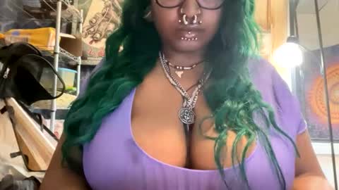 Snapshot of jdx00 chatting on 12.19.25 jdx00 online show from 12.19.25