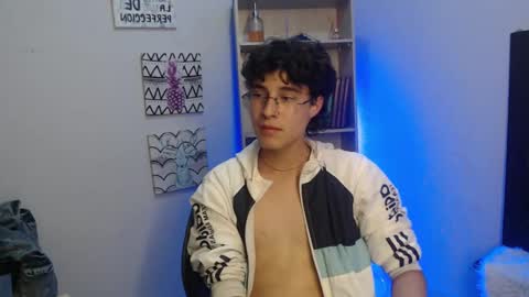 Snapshot of jeam_hot chatting on 01.12.25 jeam_hot online show from 01.12.25