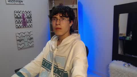 Snapshot of jeam_hot chatting on 01.27.25 jeam_hot online show from 01.27.25