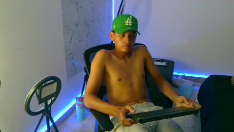 Snapshot of jean_widow chatting on 11.14.25 Jean Widow online show from 11.14.25