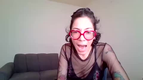 Snapshot of jeanneduval8888 chatting on 05.27.26 jeanneduval8888 online show from 05.27.26