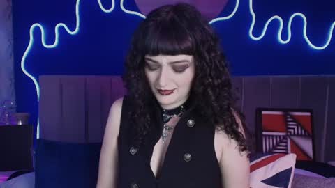 Snapshot of jeannesabatier chatting on 07.01.26 Jean online show from 07.01.26