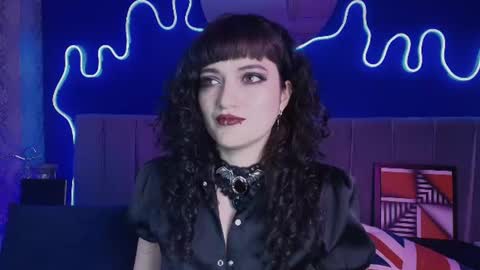 Snapshot of jeannesabatier chatting on 07.22.26 Jean online show from 07.22.26