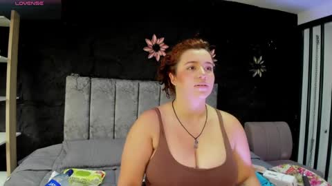 Snapshot of jeannewilliams_ chatting on 04.25.26 Jeanne Williams online show from 04.25.26