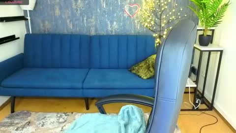 jeanniefox_ online show from 10.12.25