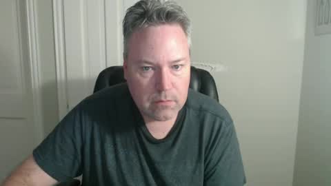 Snapshot of jeb5150 chatting on 10.06.25 JE online show from 10.06.25