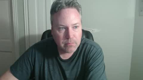 Snapshot of jeb5150 chatting on 10.29.25 JE online show from 10.29.25