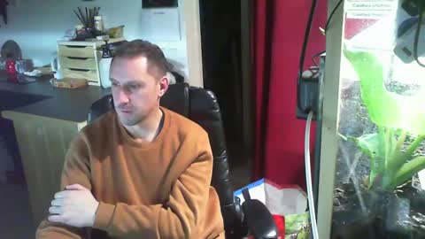 Snapshot of jef74700 chatting on 12.28.24 Jrme online show from 12.28.24