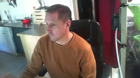 Snapshot of jef74700 chatting on 12.31.24 Jrme online show from 12.31.24