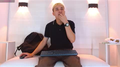 Snapshot of jeic_18 chatting on 10.08.25 jeic 18 online show from 10.08.25