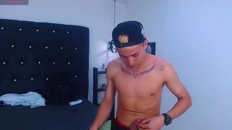 Snapshot of jeic_18 chatting on 10.13.25 jeic 18 online show from 10.13.25