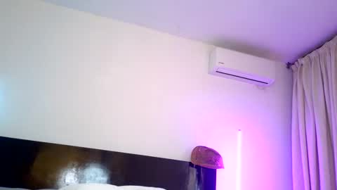 Snapshot of jeinsssgreys chatting on 03.18.26 Greys online show from 03.18.26