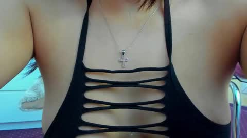 Snapshot of jelly_bee chatting on 10.29.25 Jelly online show from 10.29.25