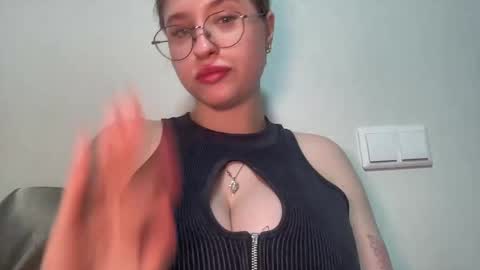 Snapshot of jelly_gum chatting on 02.19.25 Inna online show from 02.19.25