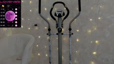 EvaSileZ online show from 02.25.25