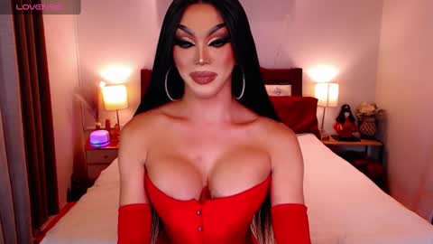 Snapshot of jenifers_body chatting on 12.12.24 Queen Jenifer online show from 12.12.24