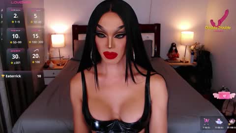 Snapshot of jenifers_body chatting on 09.24.25 Queen Jenifer online show from 09.24.25