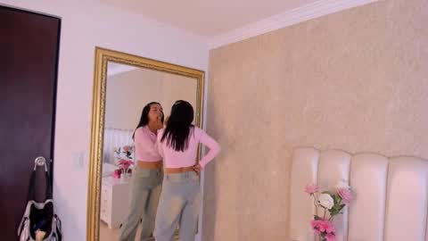 Snapshot of jenifferlopez_ chatting on 11.23.25 Samanta online show from 11.23.25