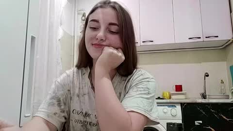 Snapshot of jeniffervaneck chatting on 12.13.25 Jeniffer online show from 12.13.25