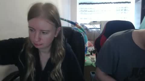 JenisAndPeter online show from 09.22.25