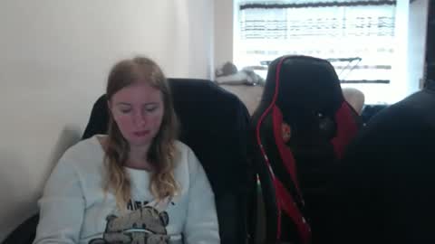 JenisAndPeter online show from 10.08.25