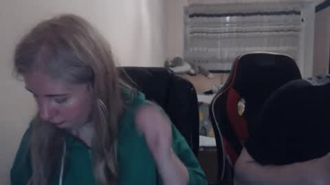 JenisAndPeter online show from 04.18.26