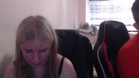 Snapshot of jenisandpeter chatting on 06.19.26 JenisAndPeter online show from 06.19.26