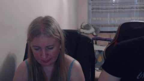 Snapshot of jenisandpeter chatting on 06.21.26 JenisAndPeter online show from 06.21.26