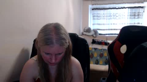 Snapshot of jenisandpeter chatting on 06.24.26 JenisAndPeter online show from 06.24.26
