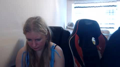Snapshot of jenisandpeter chatting on 06.27.26 JenisAndPeter online show from 06.27.26