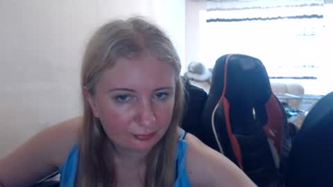 Snapshot of jenisandpeter chatting on 06.27.26 JenisAndPeter online show from 06.27.26